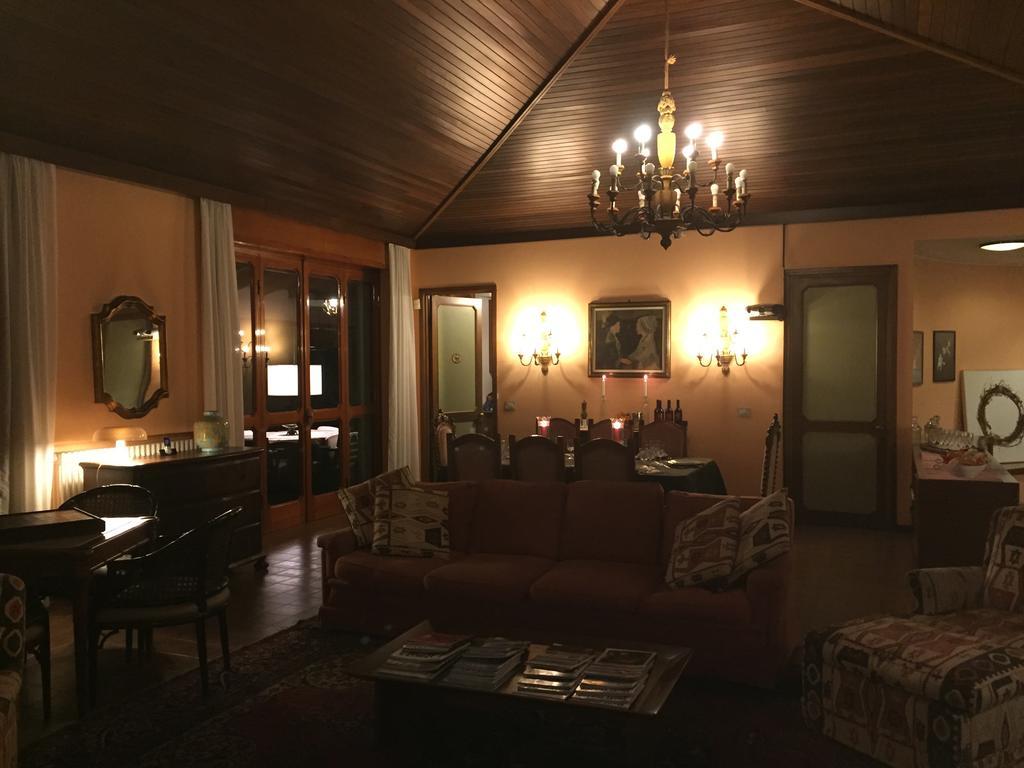 住宿及园艺酒店 Cesate 外观 照片